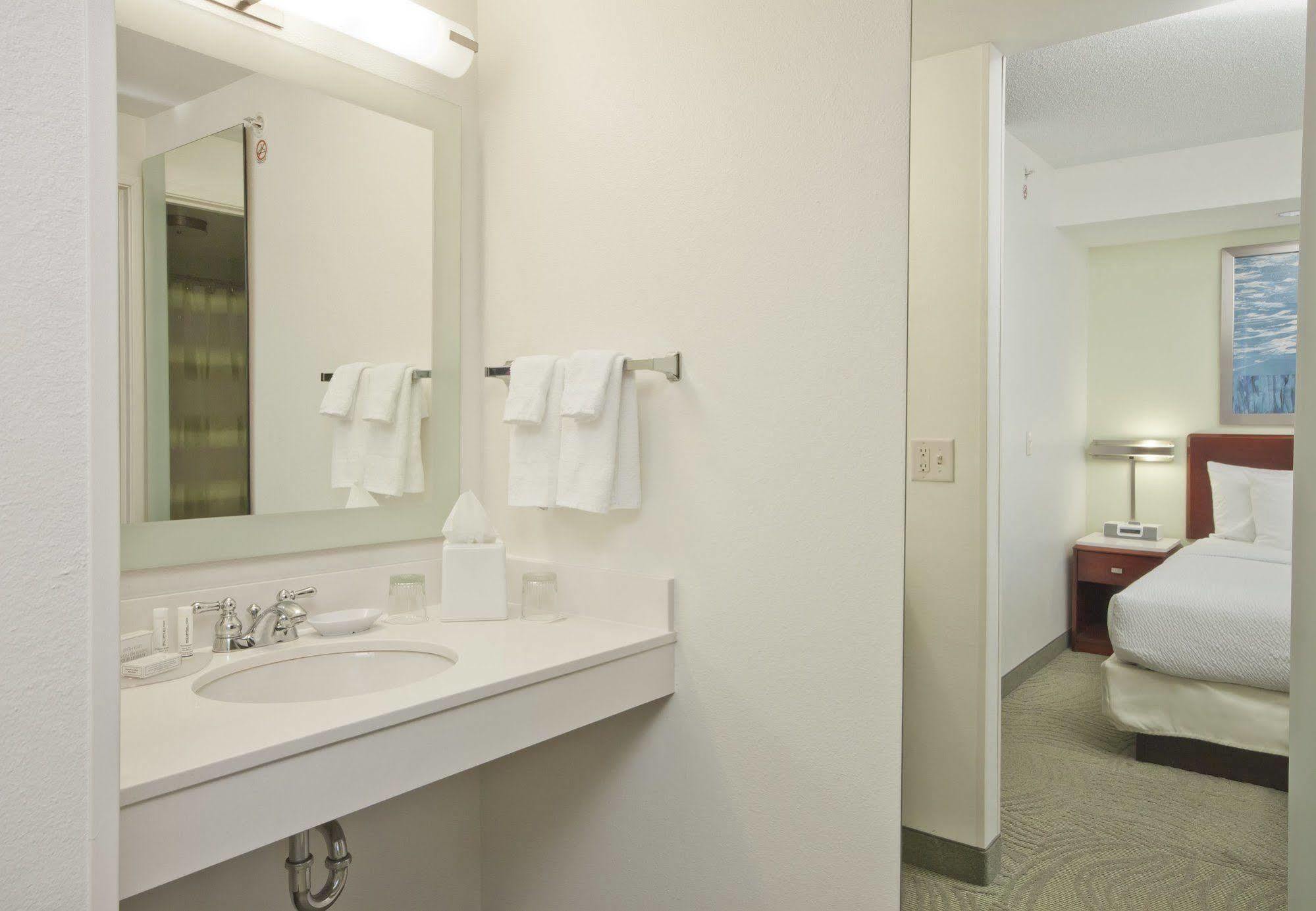 Springhill Suites Grand Rapids North Exterior foto