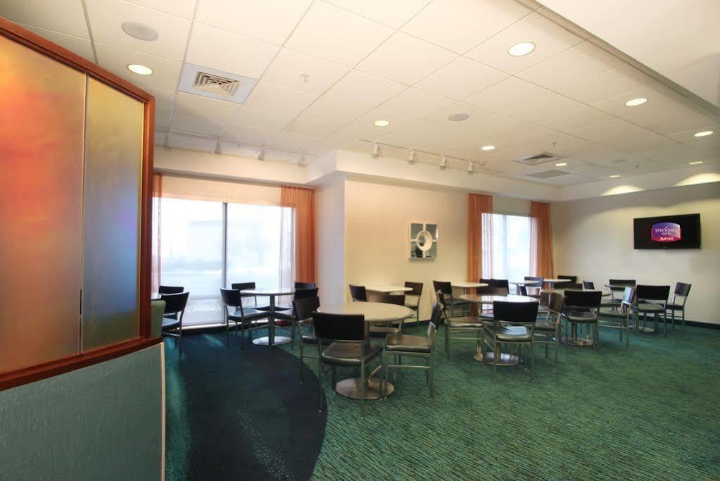 Springhill Suites Grand Rapids North Exterior foto